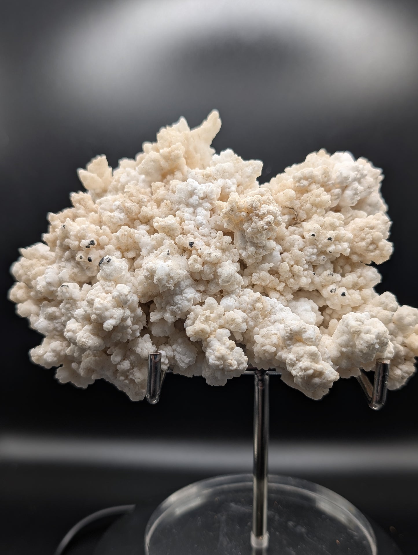 UV Reactive Calcite Cluster – Yellow Afterglow (Phosphorescent) – 472g Collector Specimen