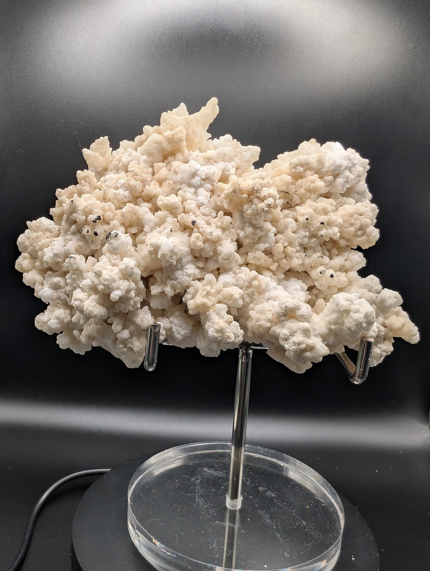 UV Reactive Calcite Cluster – Yellow Afterglow (Phosphorescent) – 472g Collector Specimen